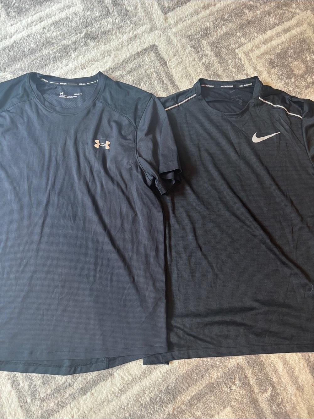 Lot 2 Under Armour Nike run running Short Sleeve Performance athletic t shirts M